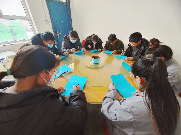 16785111011979.jpg 0301 情系員工辦“食”事 調查問(wèn)卷聽(tīng)民聲 (3)_副本.jpg